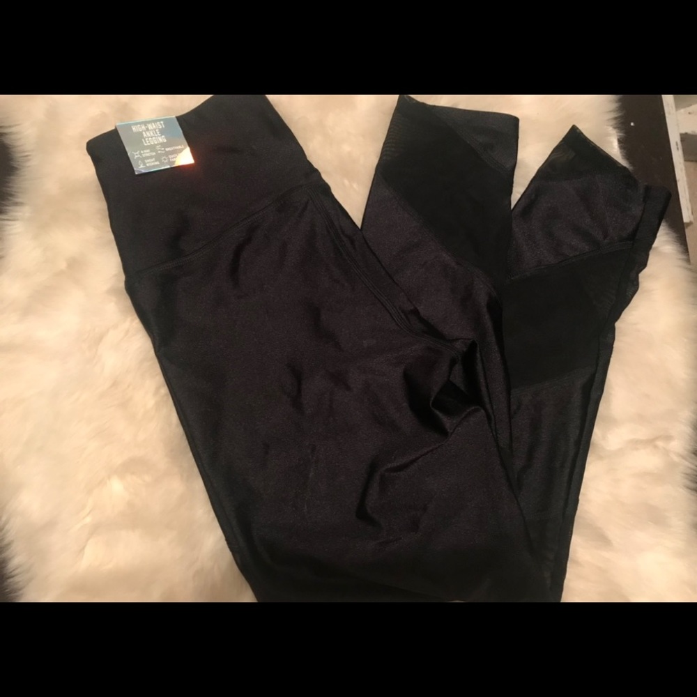 Victoria Secret PINK Ultimate Leggings NWT